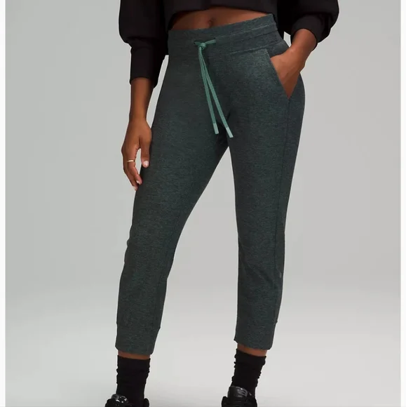 Jogger Crop - Picture 5 of 8